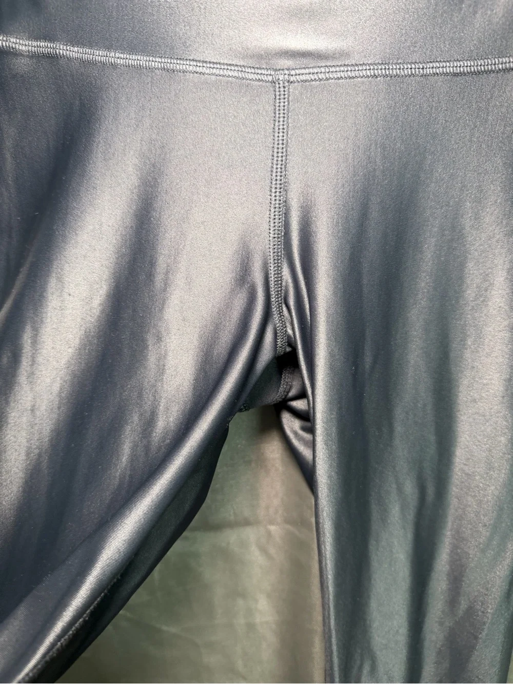 Alo Yoga High Waisted Glossy Silver Leggings Liquid Leather Size XS